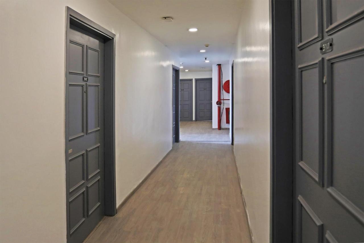 ניו דלהי Hotel Yellow Chilli Britannia Chowk- Couple Friendly Local Id Accepted מראה חיצוני תמונה