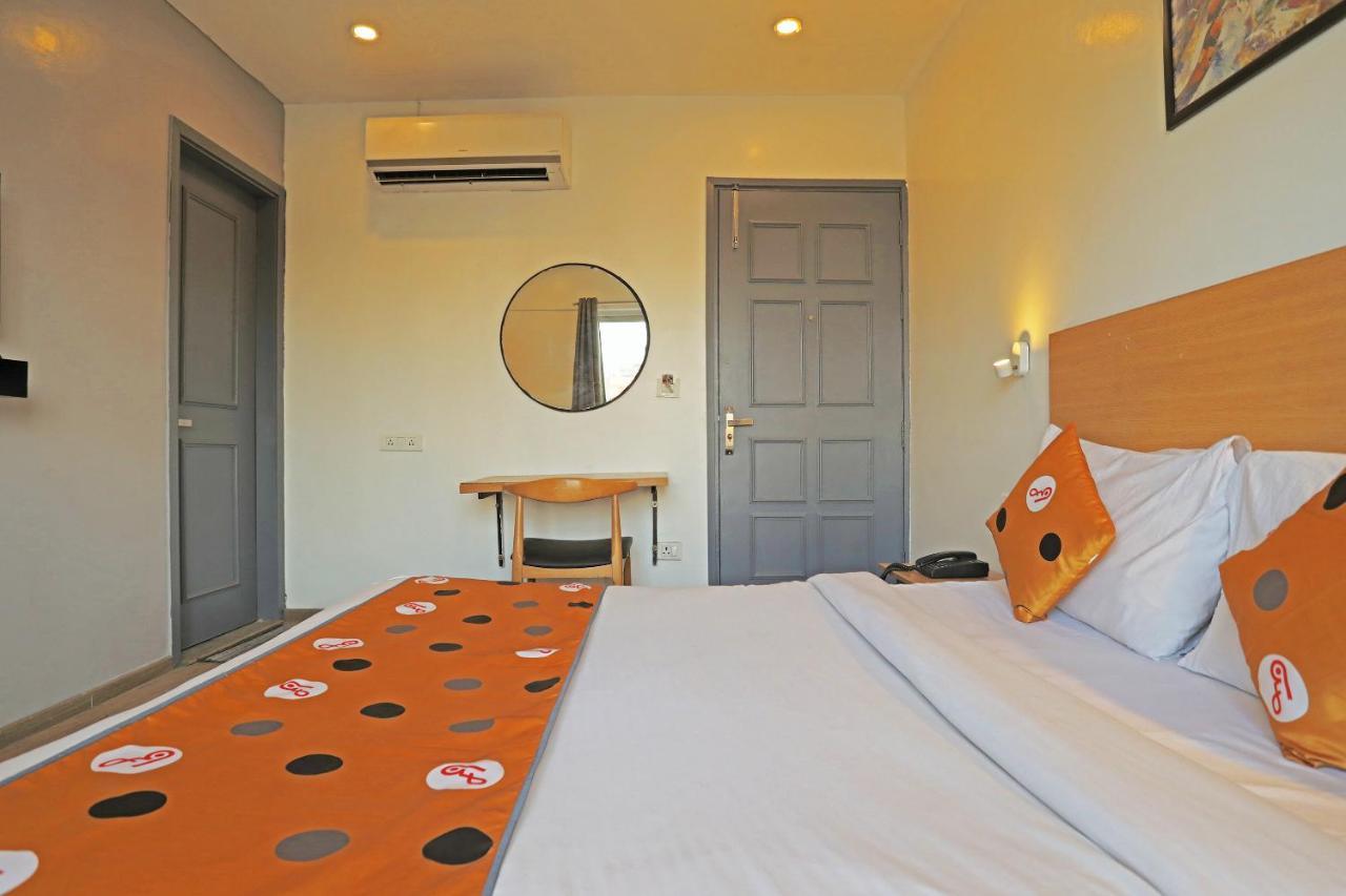 ניו דלהי Hotel Yellow Chilli Britannia Chowk- Couple Friendly Local Id Accepted מראה חיצוני תמונה
