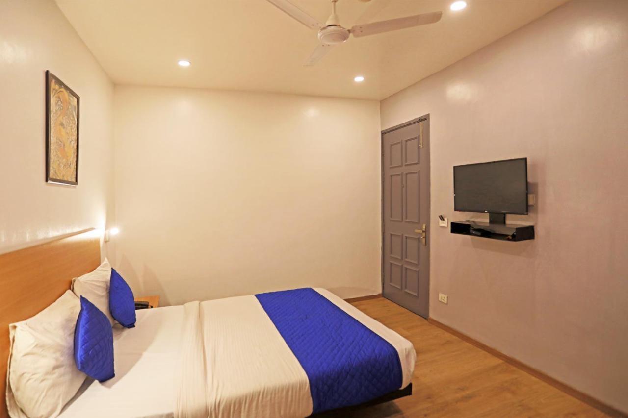 ניו דלהי Hotel Yellow Chilli Britannia Chowk- Couple Friendly Local Id Accepted מראה חיצוני תמונה