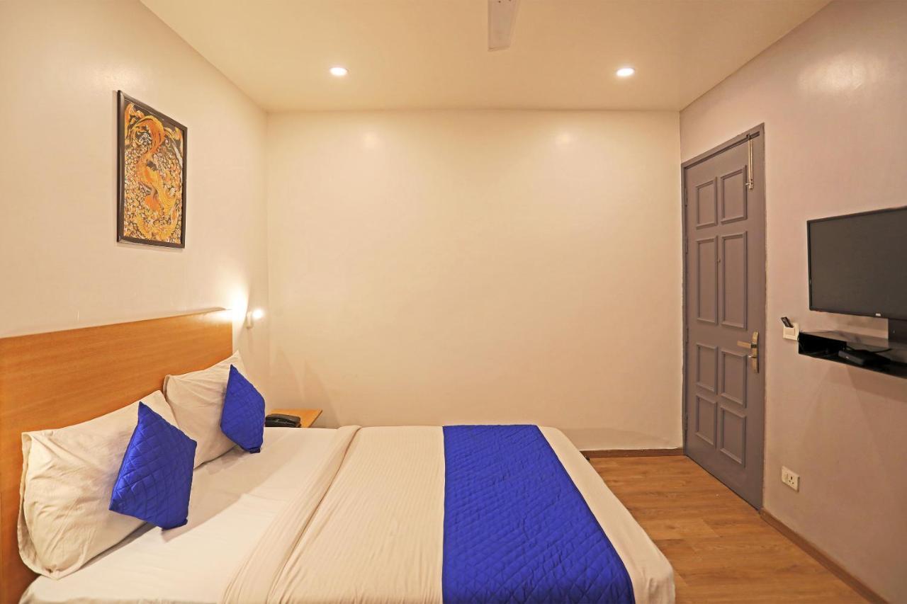 ניו דלהי Hotel Yellow Chilli Britannia Chowk- Couple Friendly Local Id Accepted מראה חיצוני תמונה